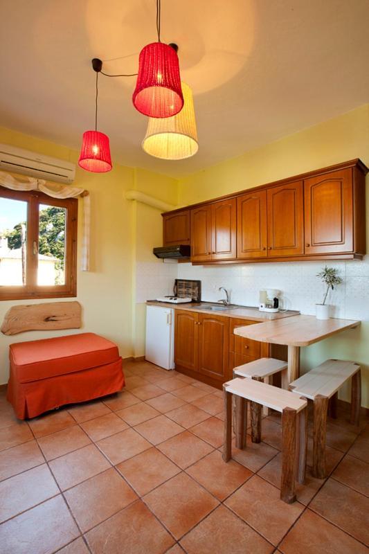 Victoria'S Guesthouse Damouchari Exterior photo