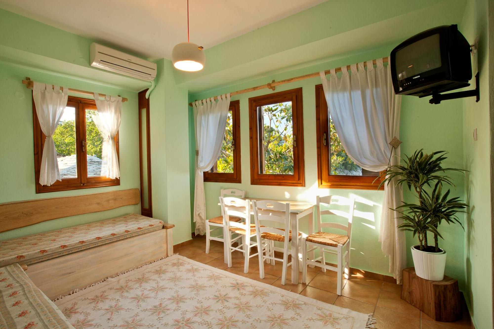 Victoria'S Guesthouse Damouchari Exterior photo